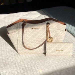 Michael Kors Jet Set purse and wallet